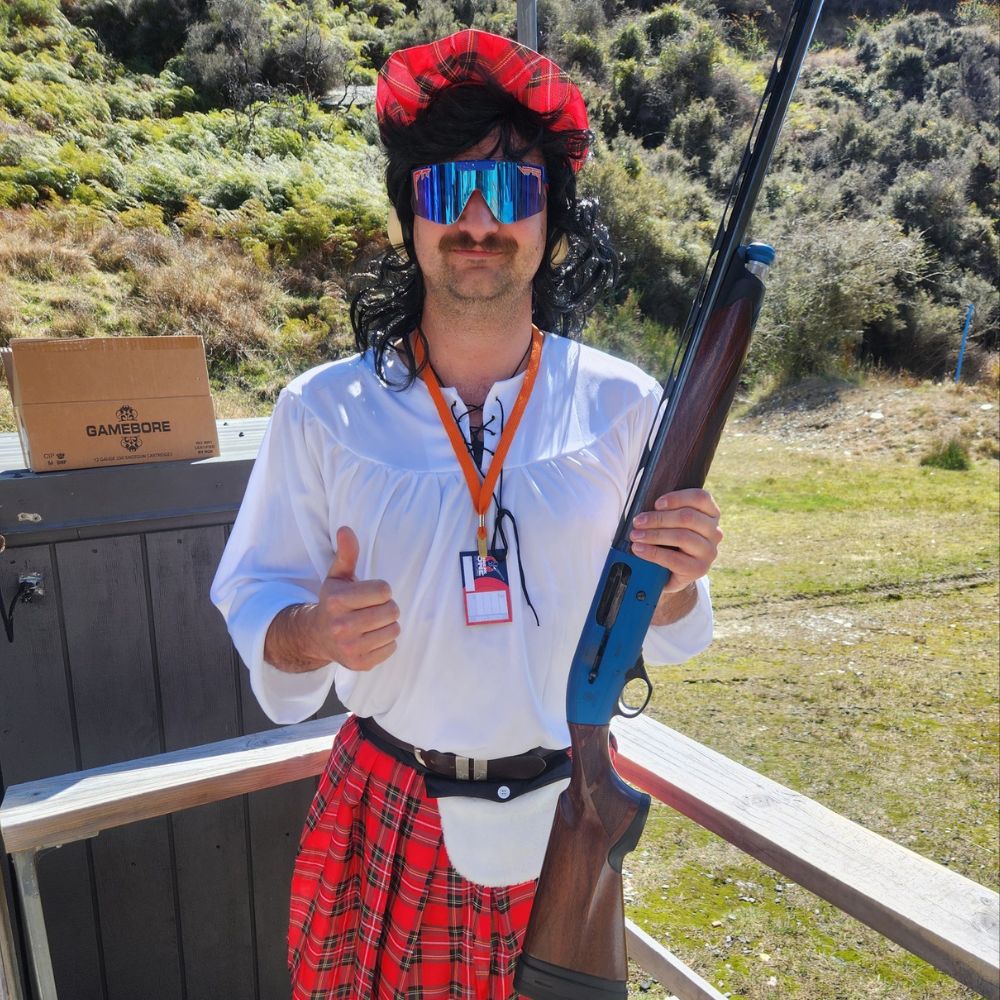 Clay Targets & Pump Action Shotgun - Image 4